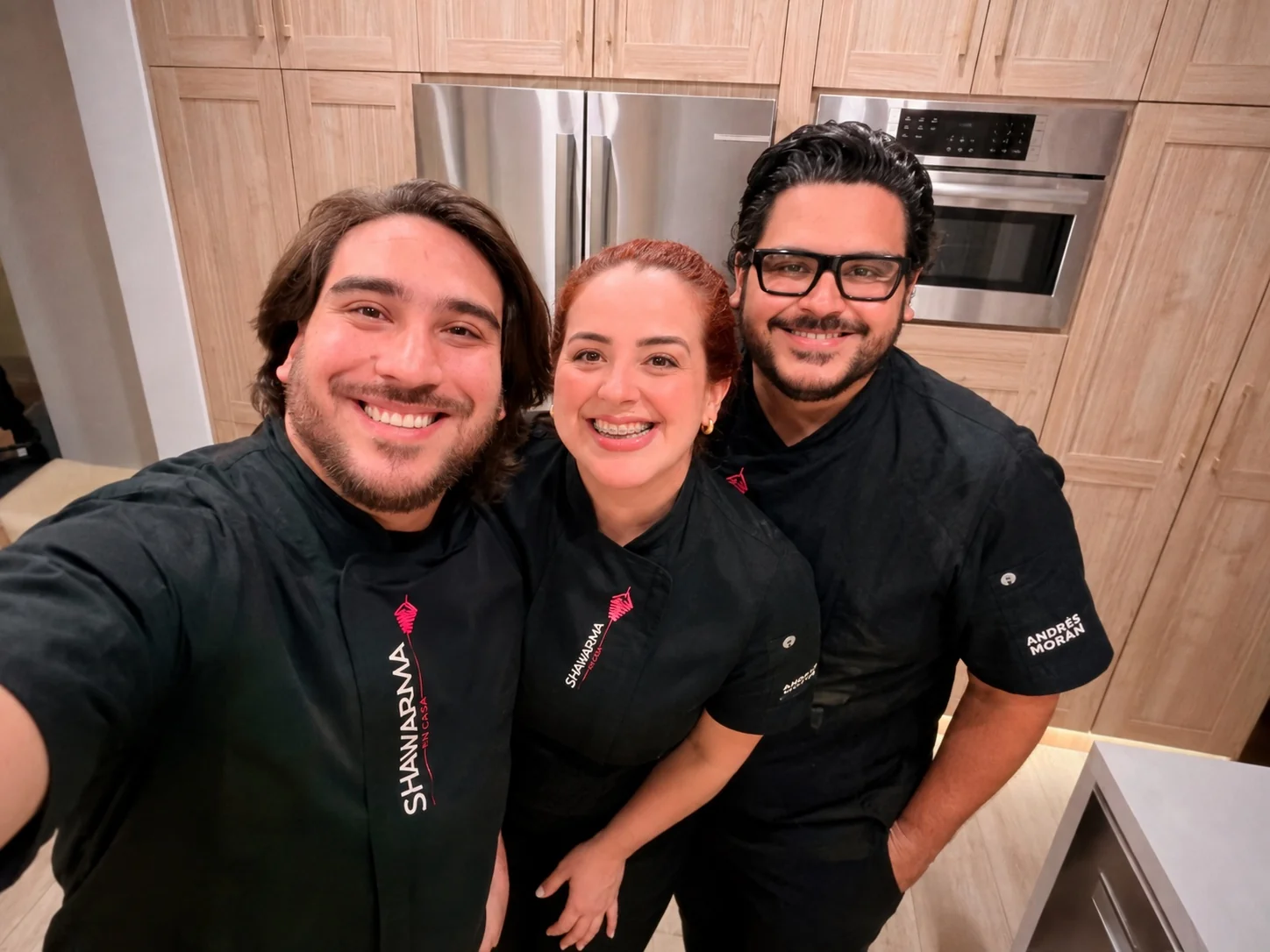 Andrés, Anaiz y Leandro Morán, fundadores de Shawarma en Casa